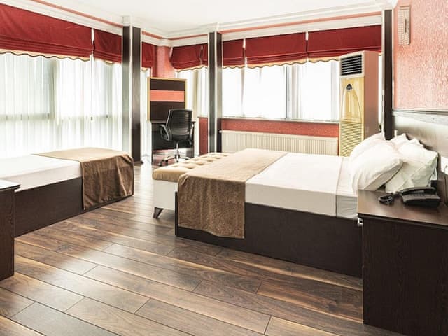 Business Suite, Multiple Beds, City View