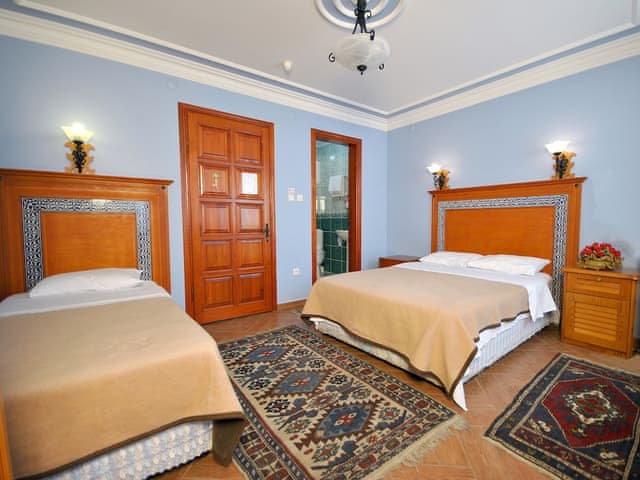 Ekonomik Üç Kişilik Oda