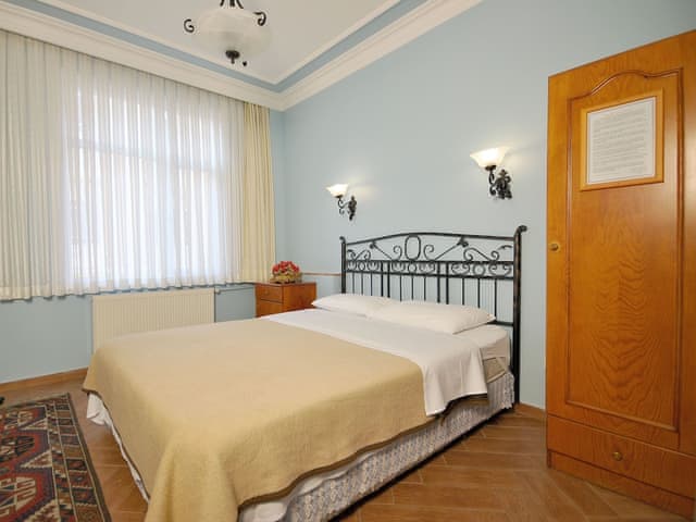 Ekonomik Üç Kişilik Oda