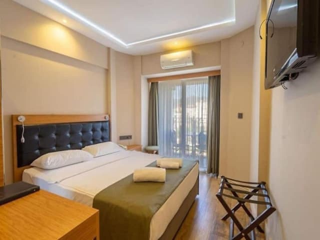 Standard Double or Twin Room (Land View)