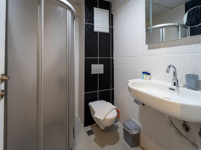 Standard Double or Twin Room (Land View)