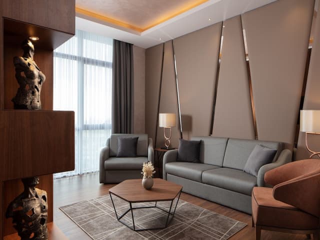 Suite, Multiple Beds, Hot Tub (Kitchen)