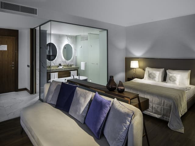 Suite, Corner (Golden Horn View)