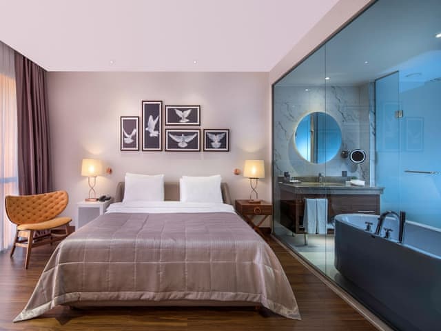 Executive Room, 1 King Bed (Bath)