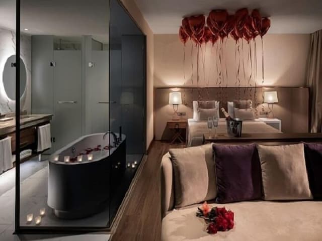 Suite, Corner (Golden Horn View)