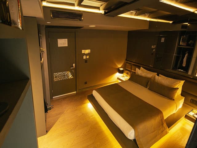 Junior Suite, Jetted Tub