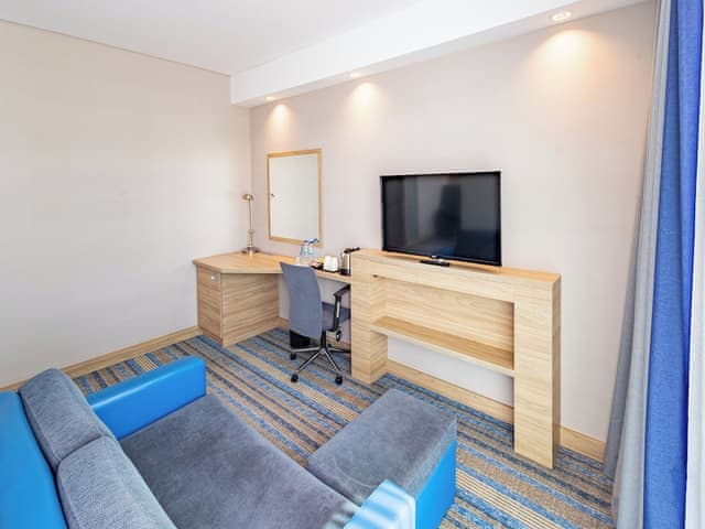 Family Room, 1 Queen Bed with Sofa bed, Non Smoking
