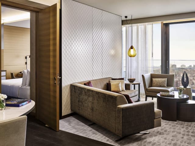 2 BEDROOM SUITE Bosphorus View 1 King and 2 Queen, Lounge Access