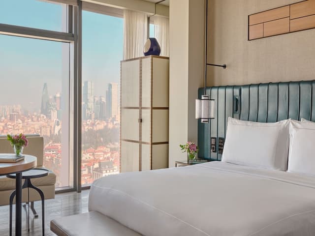 Fairmont Gold, Club Lounge Access, City View