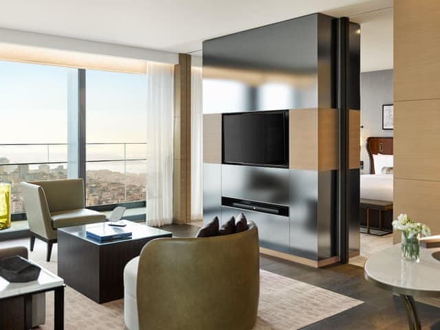1 BEDROOM SUITE Bosphorus View 2 Queen, Lounge Access