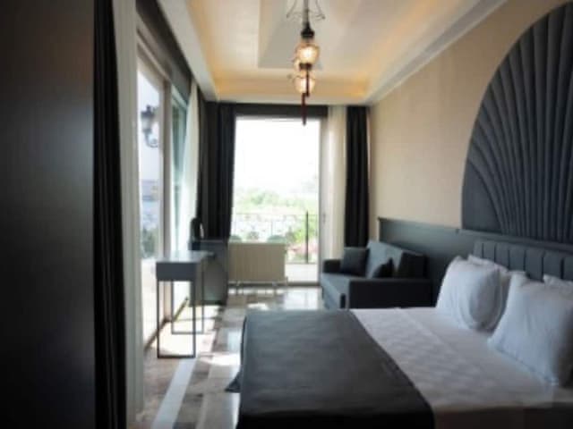 Delüks Üç Kişilik Oda