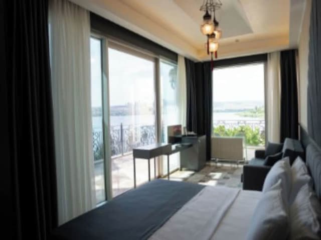 Delüks Üç Kişilik Oda