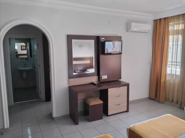 Family Room, 2 Bedrooms