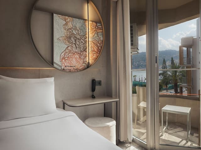 Room, Partial Sea View