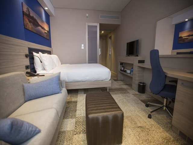 Family Room, 1 Queen Bed, Non Smoking