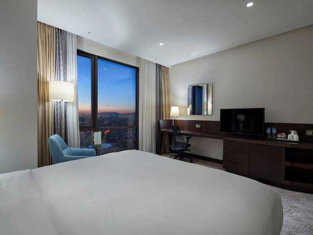 Deluxe Room, 1 King Bed