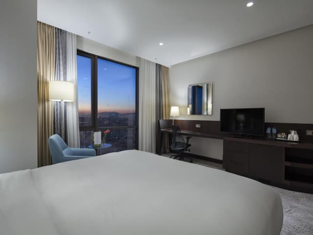 Deluxe Room, 1 King Bed