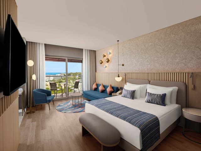 Suite, Sea View, Corner (Mixed Section)