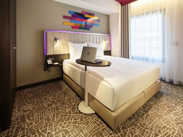 Superior Oda, Şehir Manzaralı