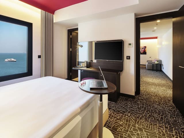 Suite, Sea view