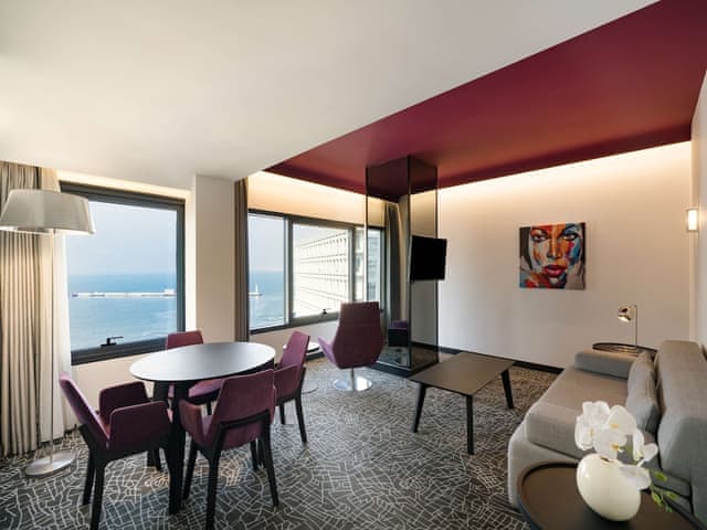 Suite, Sea view