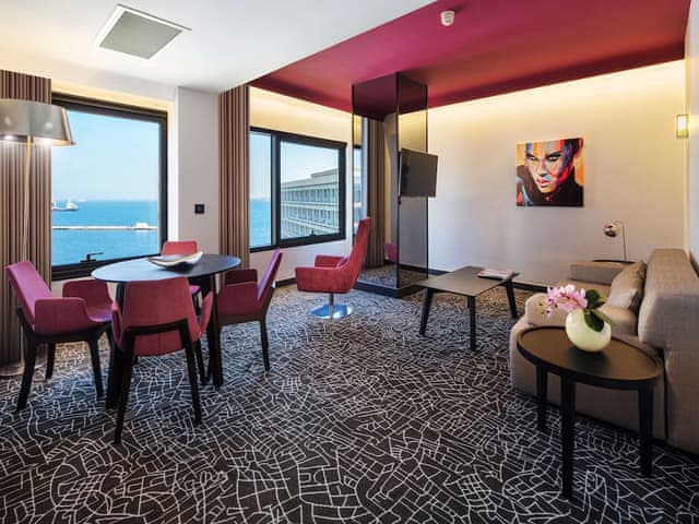 Suite, Sea view
