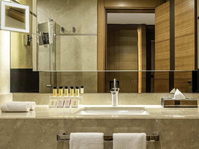 Superior Room, 1 King Bed