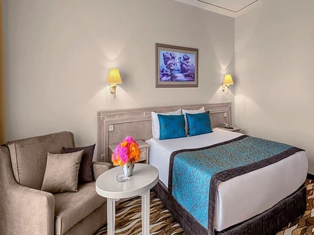 Aile Odasi-Dag Manzara