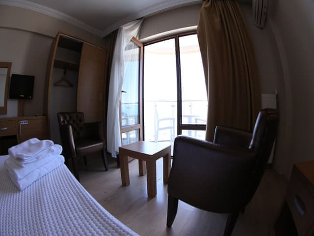 Standard Double Room, Partial Sea View