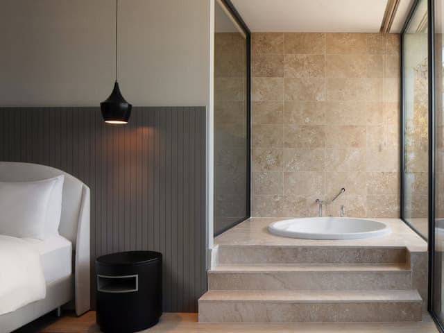 Suite, 1 King Bed, Sea View (Balcony)