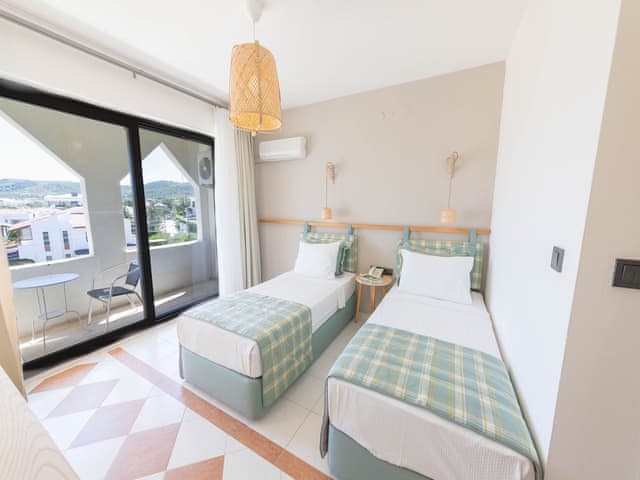 Deluxe Room, 1 Double or 2 Twin Beds, Balcony