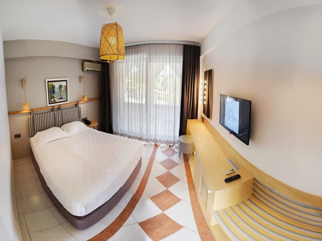 Deluxe Room, 1 Double or 2 Twin Beds, Balcony