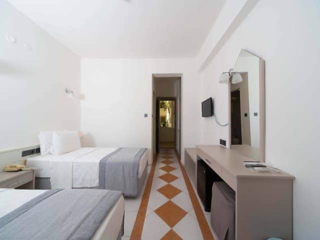 Economy Twin Room, Balcony