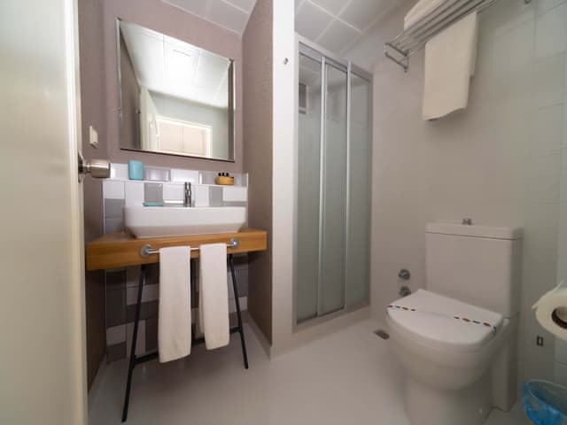 Economy Twin Room, Balcony