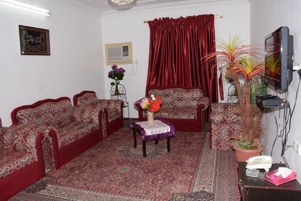 Al Eairy Furnished apt Al Madinah 1