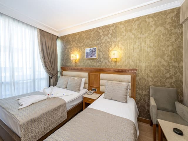 Üç Kişilik Aile Odası