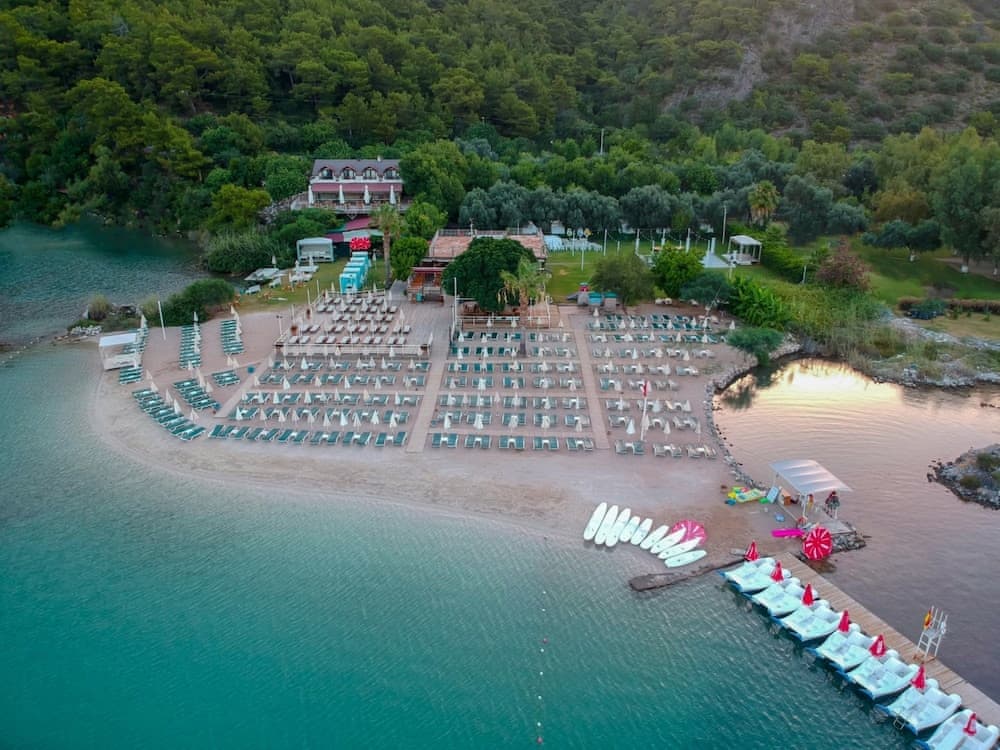 S3 Seahorse Beach Club & Hotel