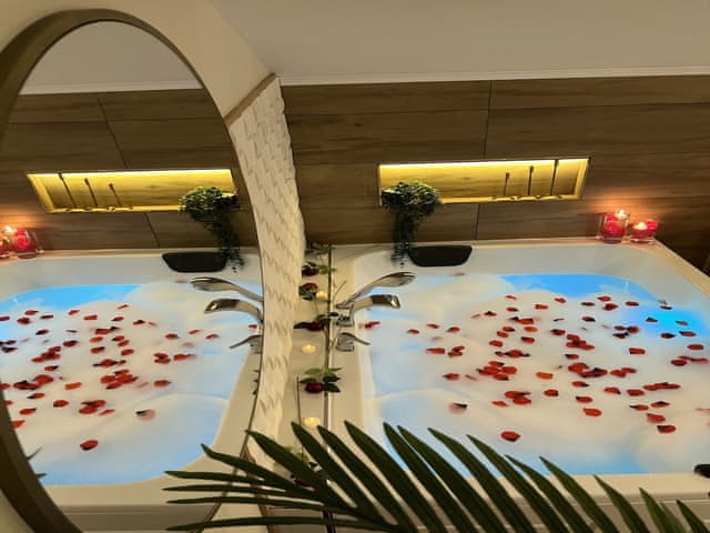 Honeymoon Room, 1 Queen Bed, Jetted Tub, Sea View