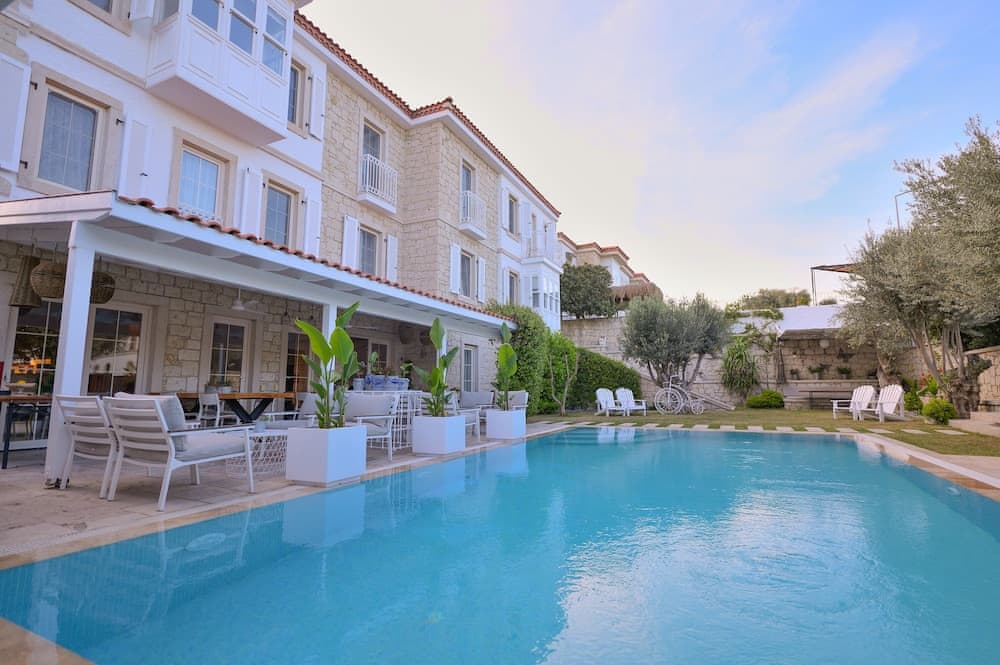 Peremere Alacati Hotel