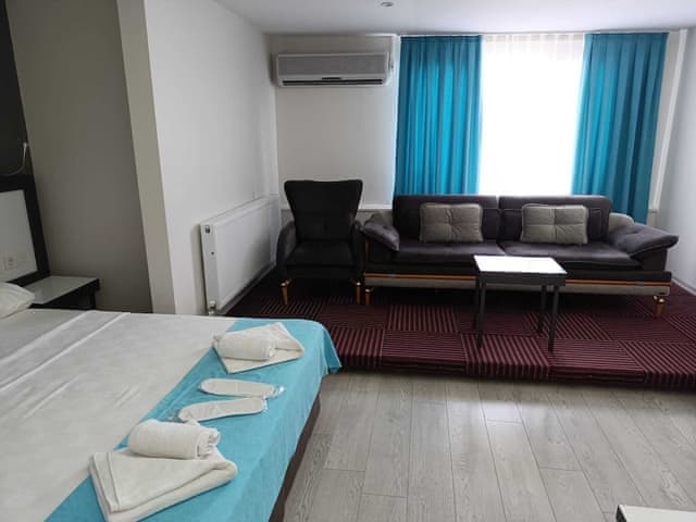 Deluxe Double Room, Bathtub