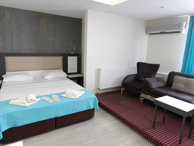 Deluxe Double Room, Bathtub