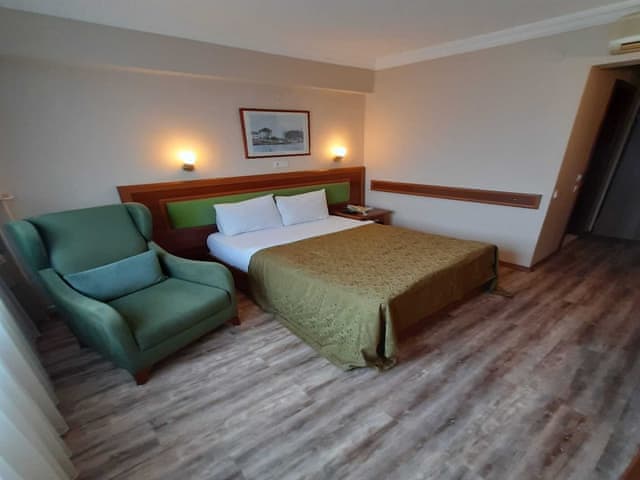 Deluxe Çift Kişilik veya İki Tek Kişilik Yataklı Oda