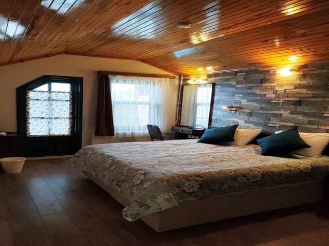 Double Room, Mountain View