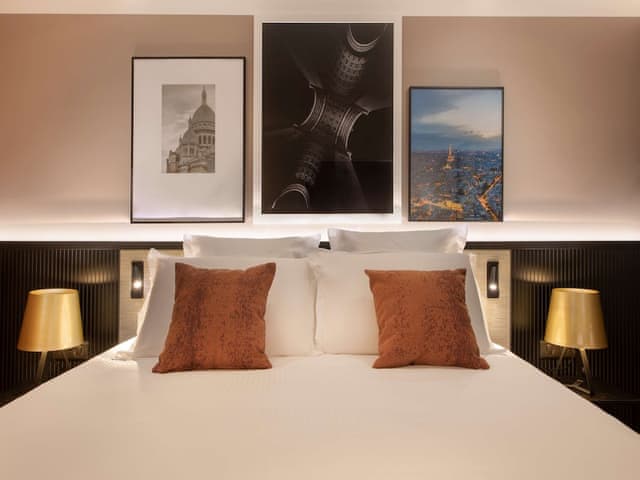 Deluxe Room, 1 King Bed