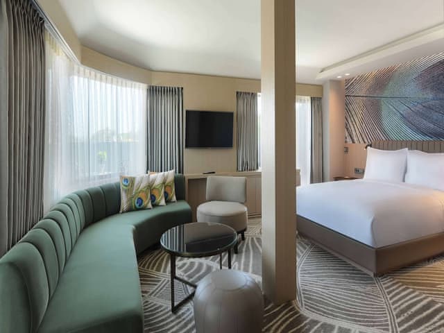 Suite, 1 Queen Bed (Bosphorus)