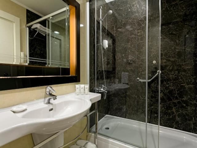 Jacuzzi Suite