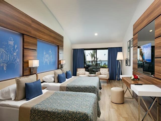 Jacuzzi Suite