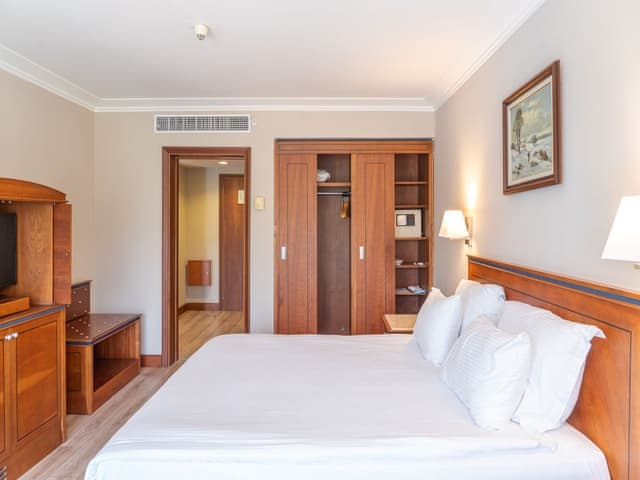 Senior Suite, Multiple Beds