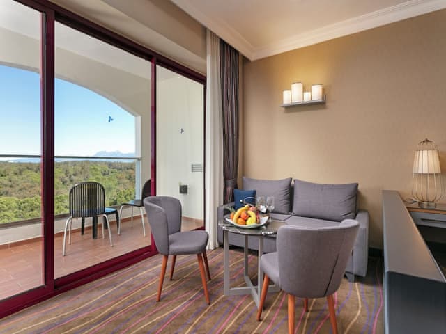 Junior Suite Room with Garden View