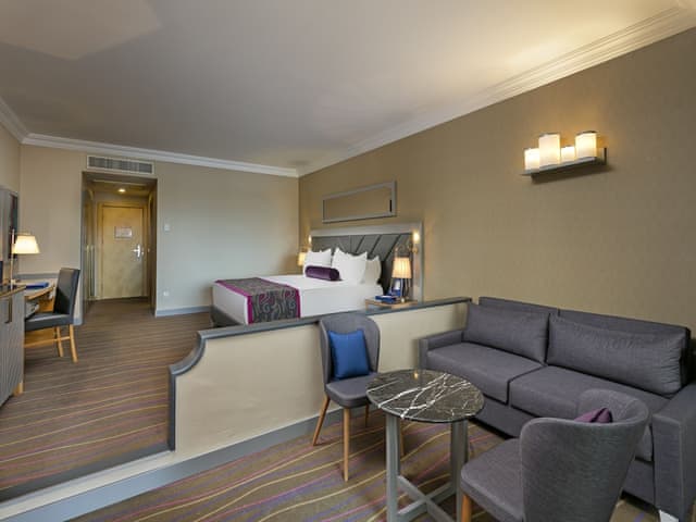 Junior Suite Room with Garden View